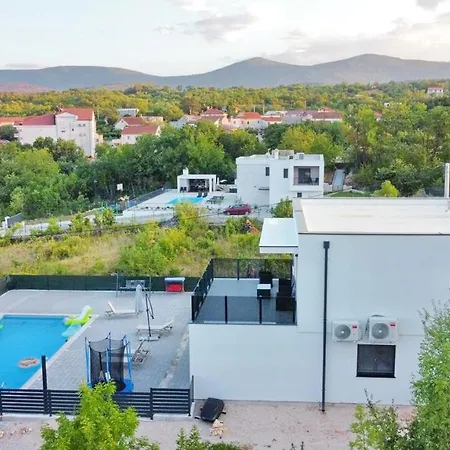 Villa Zuzul *